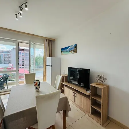 Sunny House 201 One Bedroom Apartment Slantschew brjag