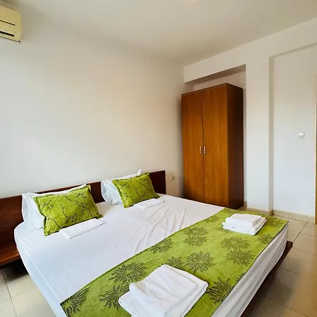 Sunny House 201 One Bedroom Apartment *