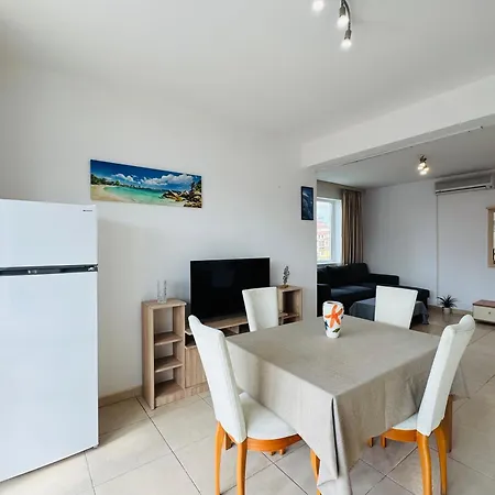 Sunny House 201 One Bedroom Apartment Slantschew brjag